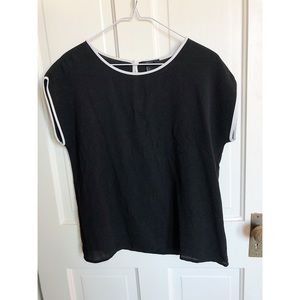 Black forever 21 blouse with white rim